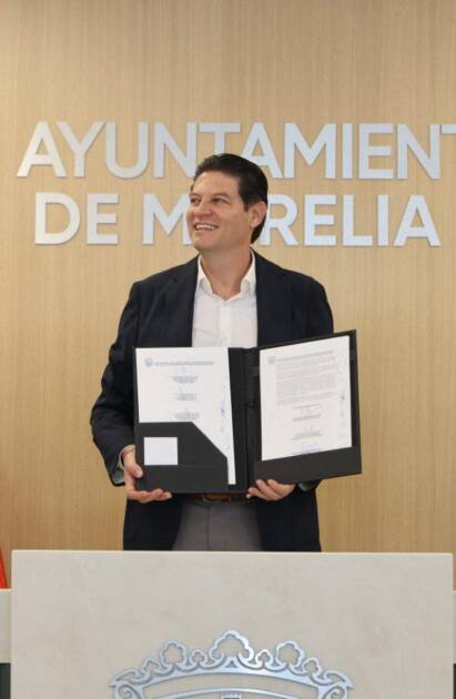 Refrenda Alfonso Martínez su compromiso con la transparencia y rendición de cuentas