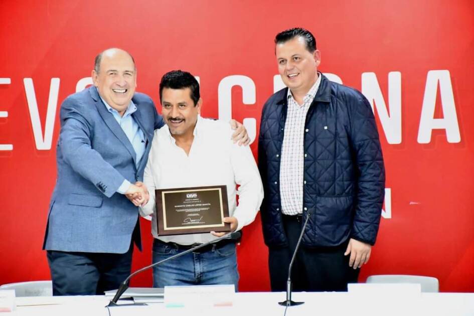 Ruben Moreira se reunió en Morelia con priistas.