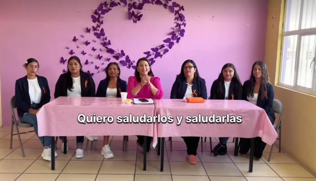 Presenta Alma Mireya González a directora y personal de la Dirección de la Mujer de Quiroga