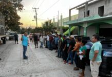 150 familias de Cachán y Maruata se beneficiaron com con tinacos subsidiados