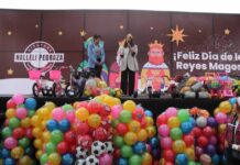 Nalleli Pedraza lleva alegría a niñas y niños de Trincheras