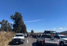 Tras persecución, detiene SSP a dos hombres en Huiramba