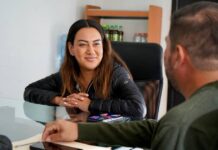 Mónica Valdez Pulido se reúne con ciudadanos de Barrios Unidos