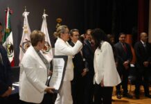 Entrega Yarabí Ávila la Medalla “Dr. Ignacio Chávez Sánchez”; reconocen excelencia de estudiantes de Posgrado