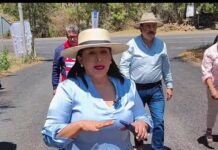 Da a conocer Alma Mireya González avances del mantenimiento de vialidades principales de Atzimbo