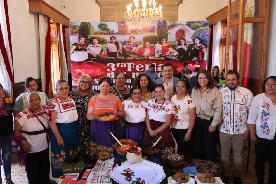 Comisión de Turismo acompaña presentación de la 3ra Feria del Mole en Santiago Tupátaro