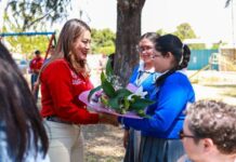 Monica Valdez impulsa la educación en Zacapu y da inicio a la reconciliación de cancha de usos múltiples