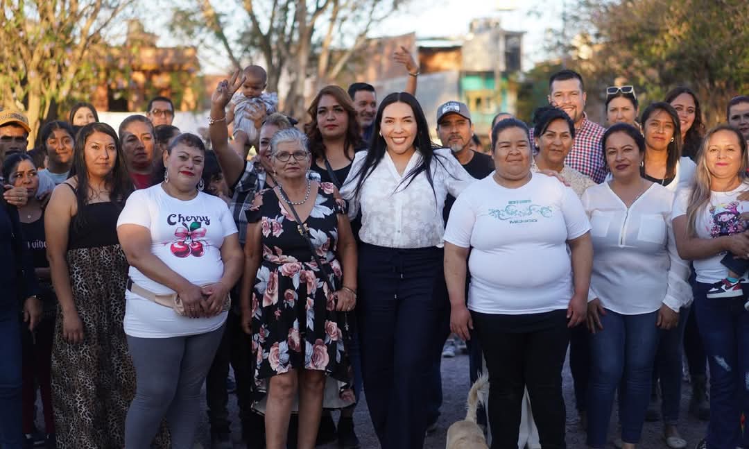 Adriana Campos se reúne con familias de Jacona y acuerdan trabajo conjunto para impulsar proyectos sociales