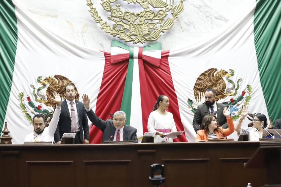 Reconoce 76 Legislatura el término Gobernadora en Constitución Michoacana