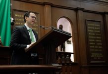 Alfredo Anaya presenta iniciativa para fortalecer organismos operadores de agua en Michoacán