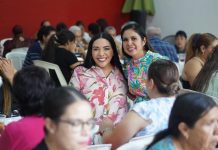 Celebra Adriana Campos con mamás de Jacona el Día de las Madres