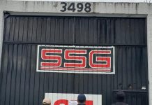 Cumplimenta FGE orden de cateo en un taller de hojalatería; se aseguró un vehículo y autopartes con reporte de robo y alteraciones en sus medios de identificación